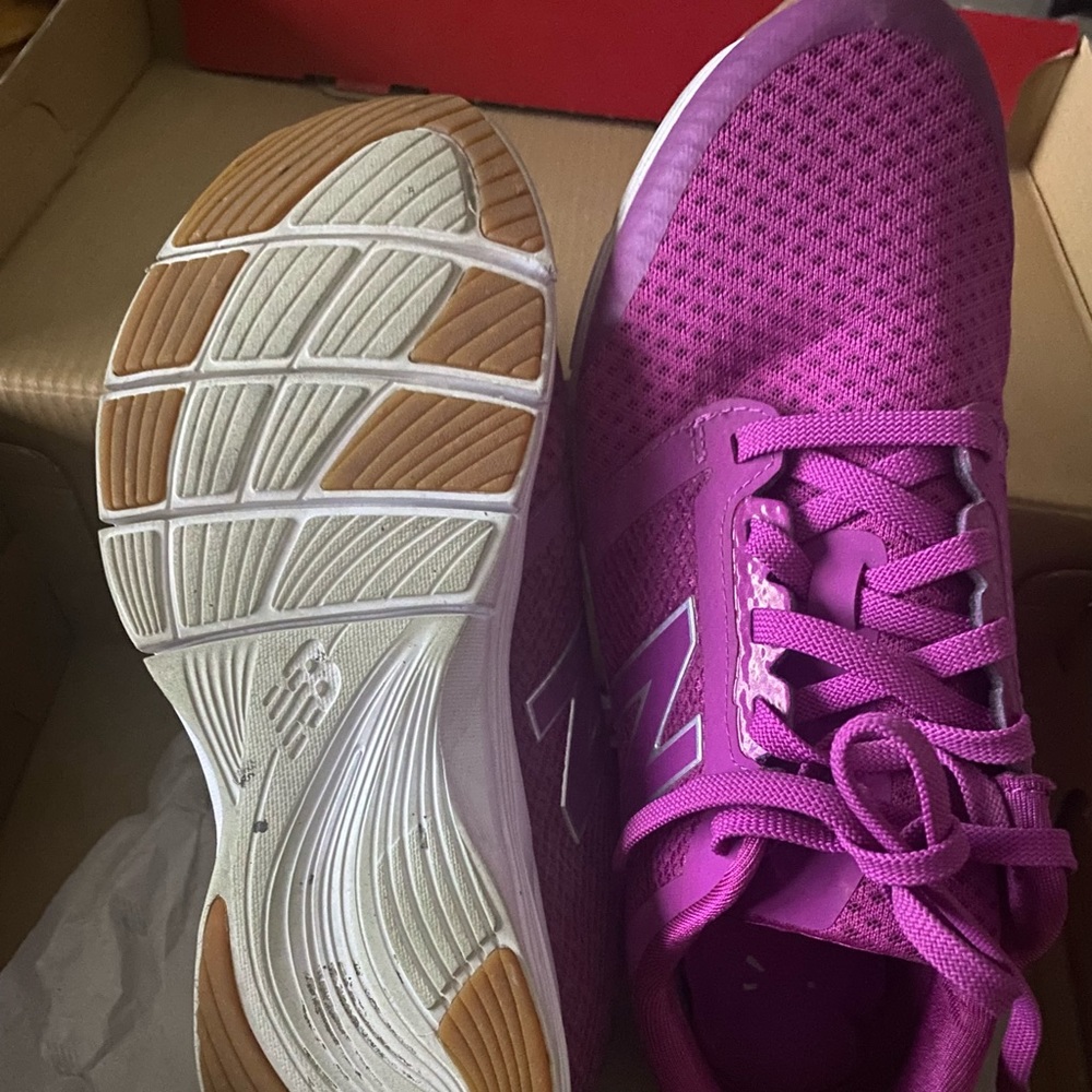 New Balance sneakers. Color: Boysenberry.
